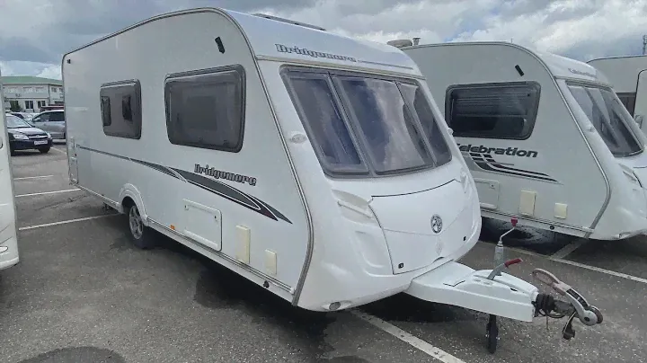 Осмотр прицеп дачи Swift Bridgemere 530/5. Псков